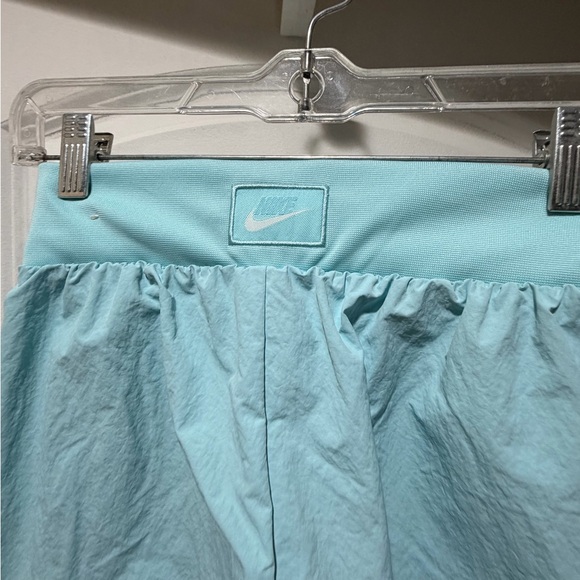 NIKE Sportswear Icon Clash Woven Wide-Leg Pants icy blue - Picture 4 of 4